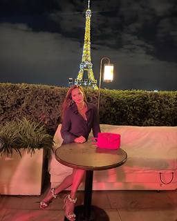 Ebru Salli feet photo thumbnail