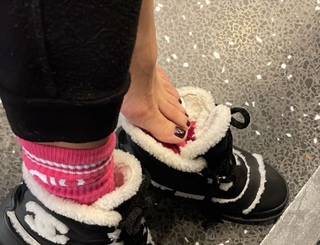 Ebru Salli feet photo thumbnail