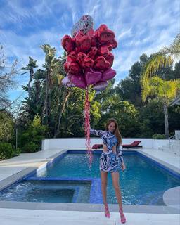 Ebru Salli feet photo thumbnail