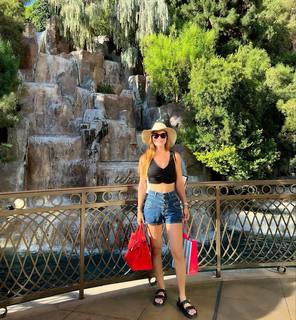 Ebru Salli feet photo thumbnail