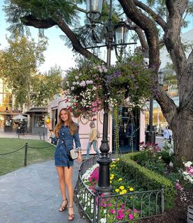 Ebru Salli feet photo thumbnail