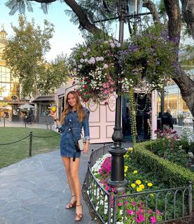 Ebru Salli feet photo thumbnail