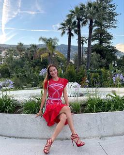 Ebru Salli feet photo thumbnail