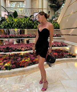 Ebru Salli feet photo thumbnail