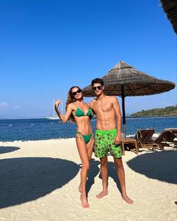 Ebru Salli feet photo thumbnail