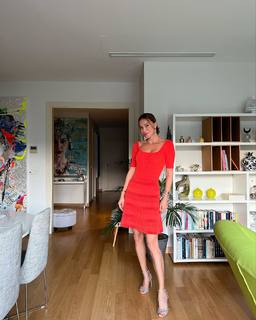 Ebru Salli feet photo thumbnail