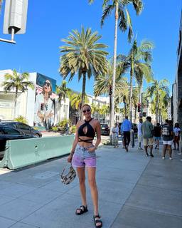 Ebru Salli feet photo thumbnail