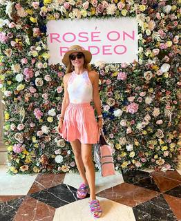 Ebru Salli feet photo thumbnail