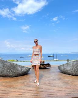 Ebru Salli feet photo thumbnail