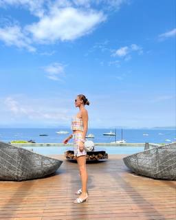 Ebru Salli feet photo thumbnail