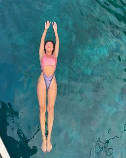 Ebru Salli feet photo thumbnail