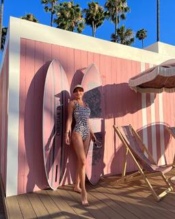 Ebru Salli feet photo thumbnail