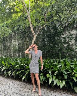 Ebru Salli feet photo thumbnail