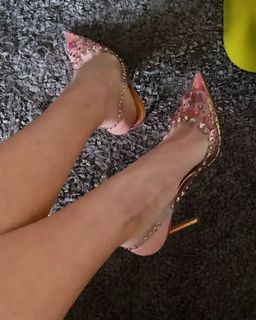 Ebru Salli feet photo thumbnail