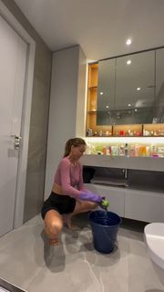 Ebru Salli feet photo thumbnail