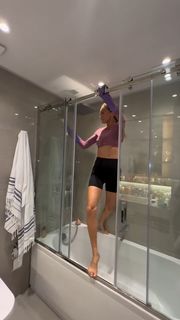 Ebru Salli feet photo thumbnail