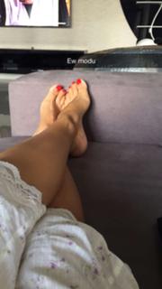 Ebru Yasar feet photo 5
