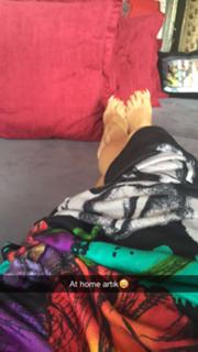 Ebru Yasar feet photo 4