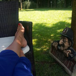 Ebru Yasar feet photo 18