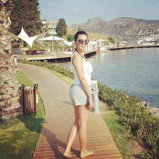 Ebru Yasar feet photo 14