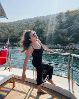 Ebru Yasar feet photo 20