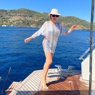Ebru Yasar feet photo 11