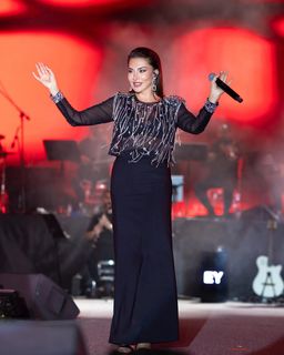 Ebru Yasar feet photo 8
