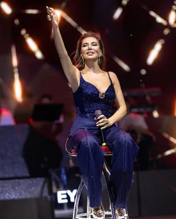 Ebru Yasar feet photo 16