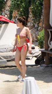 Ebru Yasar feet photo 13