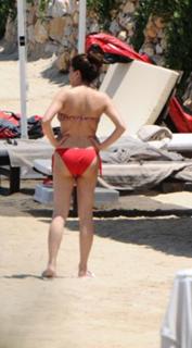 Ebru Yasar feet photo 9