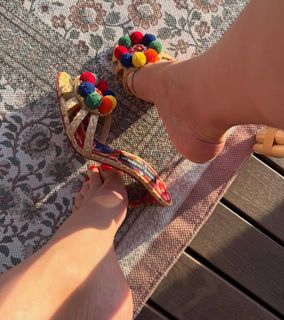 Ebru Yasar feet photo 1