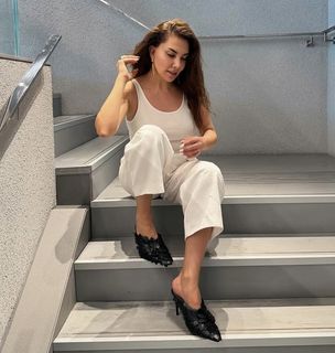 Ebru Yasar feet photo 17