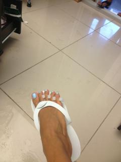 Ece Erken feet photo thumbnail