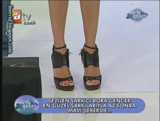 Ece Erken feet photo thumbnail