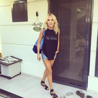 Ece Erken feet photo thumbnail