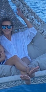 Ece Erken feet photo thumbnail