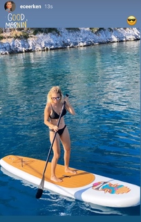 Ece Erken feet photo thumbnail