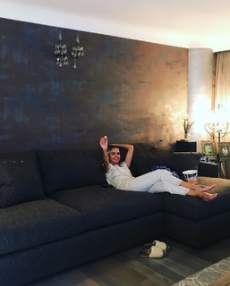 Ece Erken feet photo thumbnail