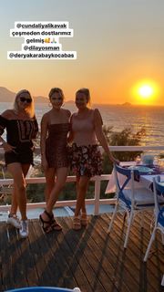 Ece Erken feet photo thumbnail