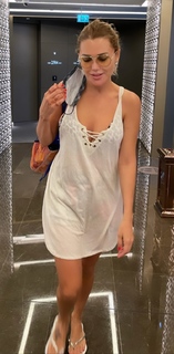 Ece Erken feet photo thumbnail