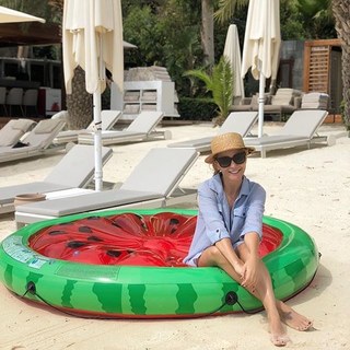 Ece Erken feet photo thumbnail