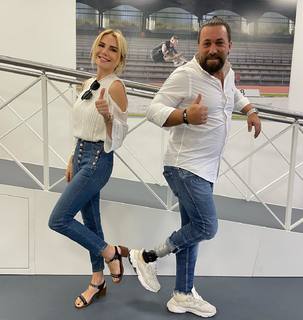 Ece Erken feet photo thumbnail