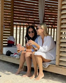 Ece Erken feet photo thumbnail