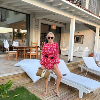 Ece Erken feet photo thumbnail