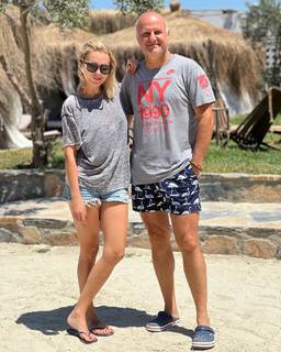 Ece Erken feet photo thumbnail