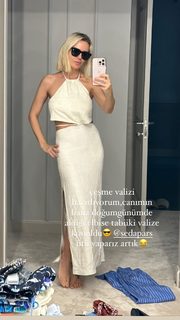 Ece Erken feet photo thumbnail