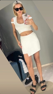 Ece Erken feet photo thumbnail