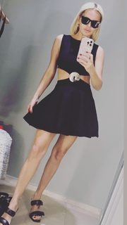 Ece Erken feet photo thumbnail