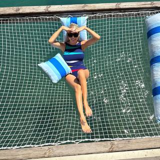 Ece Erken feet photo thumbnail