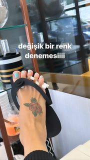 Ece Erken feet photo thumbnail